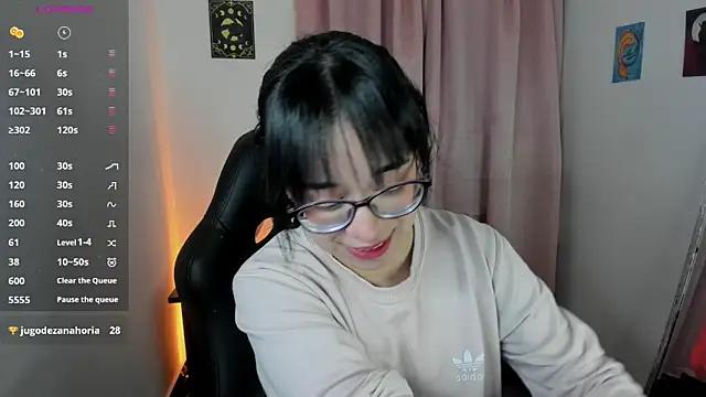 Snapshot of indra_cam chatting on December 15, 4:06 am indra cam online show from December 15, 4:06 am