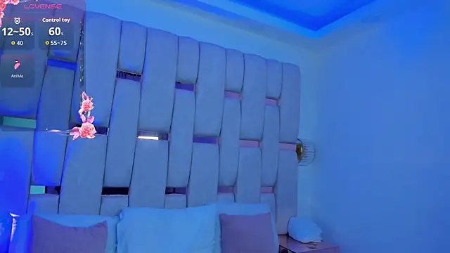 mia schwarz online show from February 13, 9:44 pm