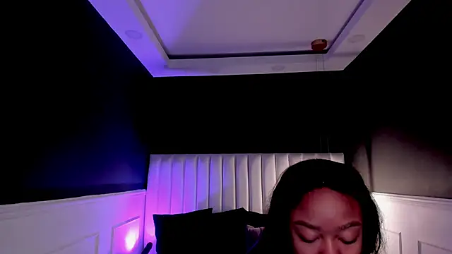 Snapshot of mia_schwarz chatting on April 24, 11:34 am mia schwarz online show from April 24, 11:34 am