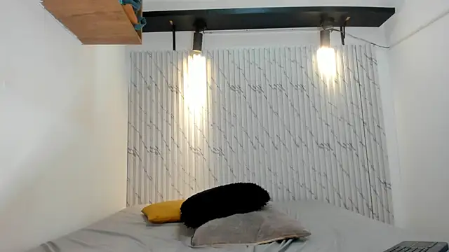Snapshot of danielclarton1 chatting on January 28, 3:36 am danielclarton1 online show from January 28, 3:36 am