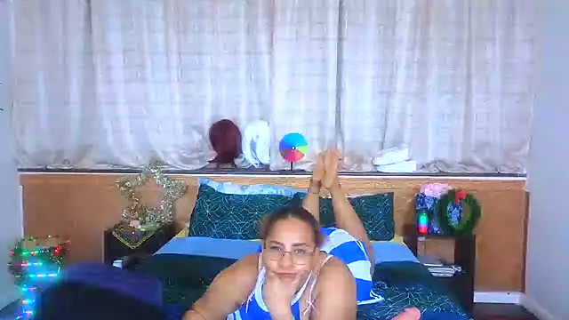 CleopatraYourRoyalAffair online show from December 11, 7:14 pm