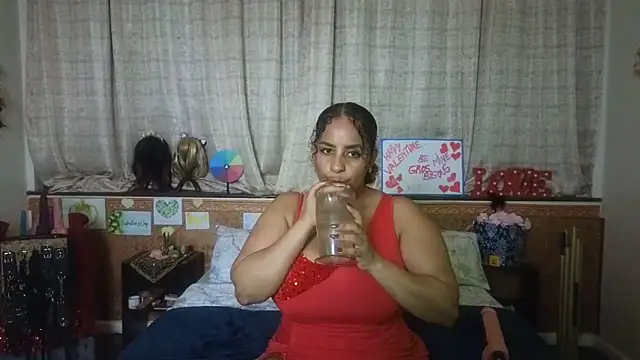 CleopatraYourRoyalAffair online show from February 19, 8:10 pm