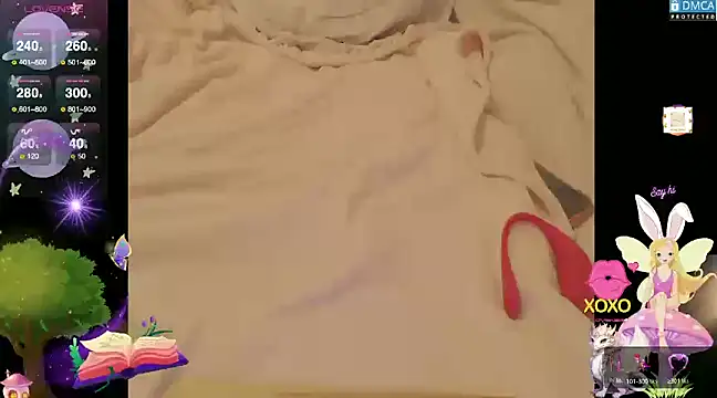 Snapshot of Blondecandie chatting on March 11, 5:57 pm Blondecandie online show from March 11, 5:57 pm