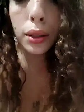 Snapshot of Sweet-diamondxxx chatting on January 7, 1:46 pm Sweet-diamondxxx online show from January 7, 1:46 pm