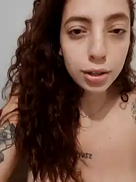 Snapshot of Sweet-diamondxxx chatting on January 26, 1:47 pm Sweet-diamondxxx online show from January 26, 1:47 pm