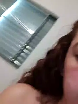 Snapshot of Sweet-diamondxxx chatting on January 31, 2:39 pm Sweet-diamondxxx online show from January 31, 2:39 pm