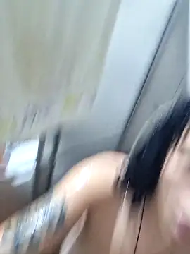 Snapshot of Sweet-diamondxxx chatting on October 18, 5:35 pm Sweet-diamondxxx online show from October 18, 5:35 pm