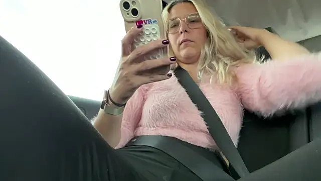 EmyLana online show from October 29, 9:11 am