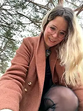 EmyLana online show from March 7, 7:38 am