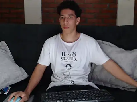 Snapshot of ethan_noir chatting on December 20, 1:03 am ethan noir online show from December 20, 1:03 am