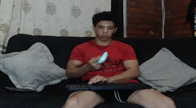 Snapshot of ethan_noir chatting on January 13, 1:02 am ethan noir online show from January 13, 1:02 am