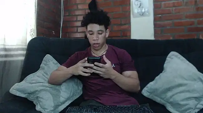 Snapshot of ethan_noir chatting on January 29, 9:39 pm ethan noir online show from January 29, 9:39 pm