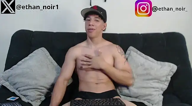 Snapshot of ethan_noir chatting on March 18, 4:37 pm ethan noir online show from March 18, 4:37 pm