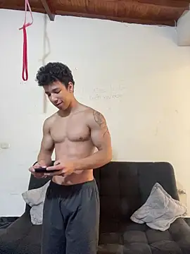 Snapshot of ethan_noir chatting on October 11, 3:21 pm ethan noir online show from October 11, 3:21 pm