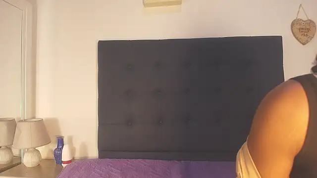 Evelonga 707 online show from February 28, 7:15 pm