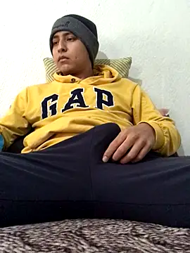 Snapshot of Slow_Kmazutra chatting on December 2, 6:21 pm Slow Kmazutra online show from December 2, 6:21 pm