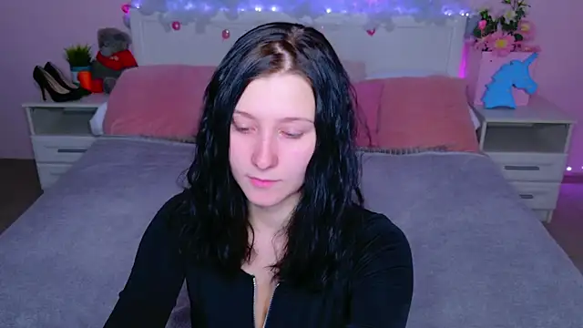 SarahStanley online show from February 9, 8:02 pm