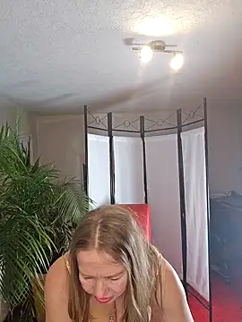 Supertitten95DD online show from February 9, 6:05 pm