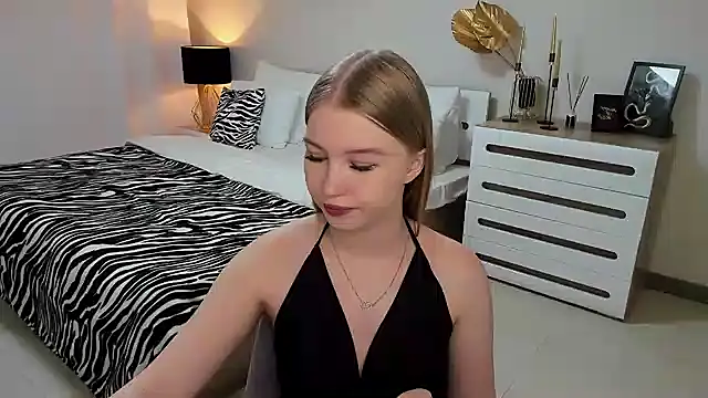 shy  lady online show from February 28, 2:53 pm