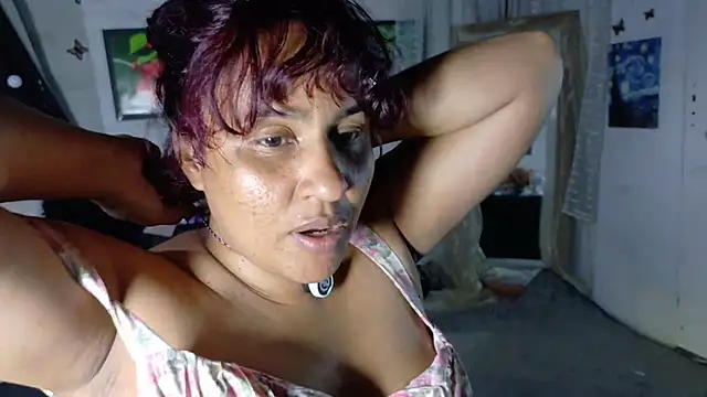 Snapshot of Kyara_Queen chatting on November 12, 10:09 pm Kyara Queen online show from November 12, 10:09 pm