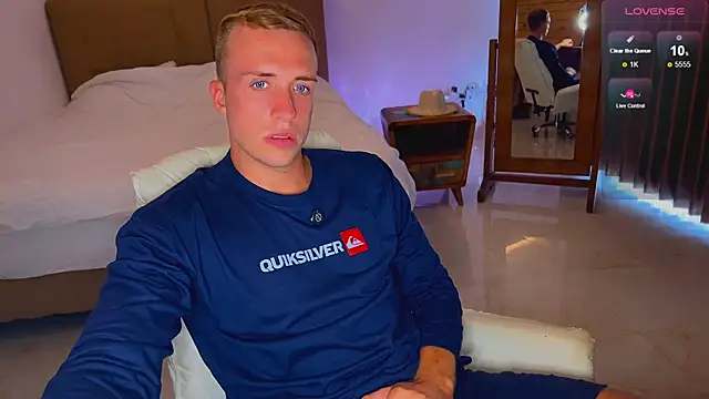 Snapshot of tommy_cumfinger chatting on November 10, 8:24 am tommy cumfinger online show from November 10, 8:24 am