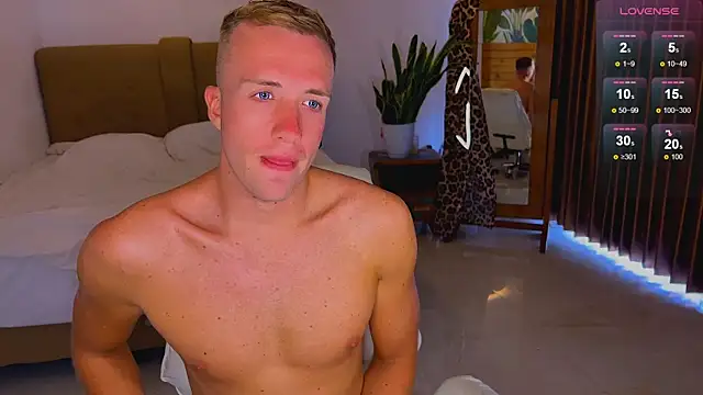 Snapshot of tommy_cumfinger chatting on December 2, 6:30 am tommy cumfinger online show from December 2, 6:30 am