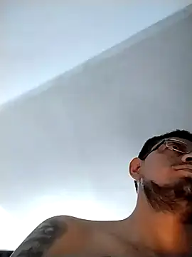 Snapshot of ale3J4a chatting on December 29, 6:35 am ale3J4a online show from December 29, 6:35 am