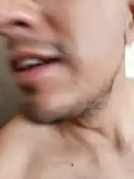 Snapshot of ale3J4a chatting on March 18, 9:53 pm ale3J4a online show from March 18, 9:53 pm