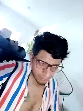 Snapshot of ale3J4a chatting on November 7, 7:03 pm ale3J4a online show from November 7, 7:03 pm