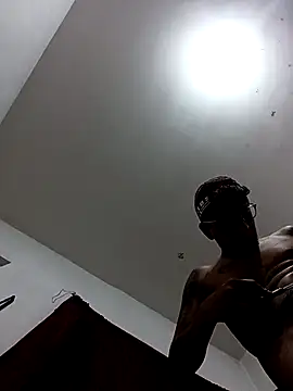 Snapshot of ale3J4a chatting on December 2, 7:36 am ale3J4a online show from December 2, 7:36 am