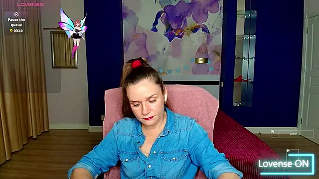 Snapshot of AriaGray chatting on November 22, 3:22 pm AriaGray online show from November 22, 3:22 pm