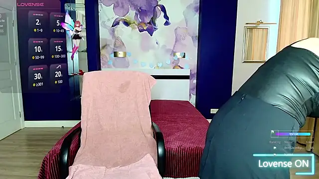 Snapshot of AriaGray chatting on December 3, 7:16 am AriaGray online show from December 3, 7:16 am