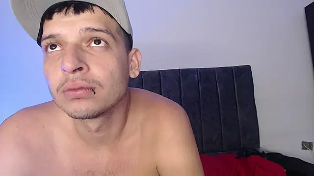 Snapshot of FerneyManti chatting on February 17, 10:03 pm FerneyManti online show from February 17, 10:03 pm