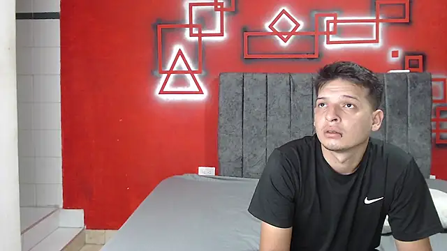 Snapshot of FerneyManti chatting on November 6, 1:12 pm FerneyManti online show from November 6, 1:12 pm