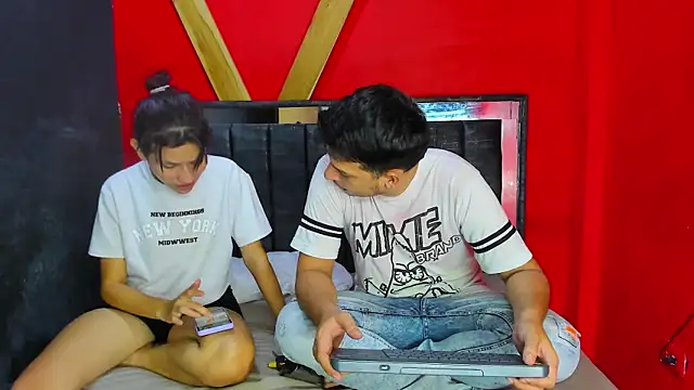 Snapshot of FerneyManti chatting on December 4, 1:42 pm FerneyManti online show from December 4, 1:42 pm