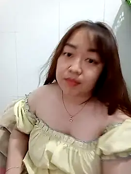 Snapshot of VyOanh2K chatting on February 18, 4:37 pm VyOanh2K online show from February 18, 4:37 pm