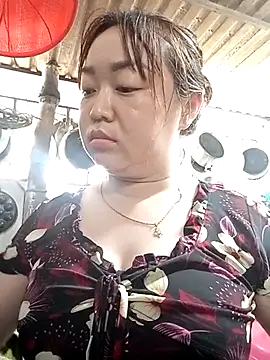 Snapshot of VyOanh2K chatting on February 19, 6:11 am VyOanh2K online show from February 19, 6:11 am