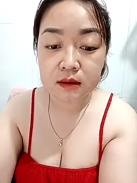 Snapshot of VyOanh2K chatting on February 19, 1:06 pm VyOanh2K online show from February 19, 1:06 pm