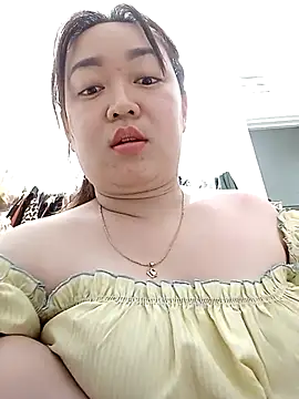 Snapshot of VyOanh2K chatting on February 20, 1:30 pm VyOanh2K online show from February 20, 1:30 pm