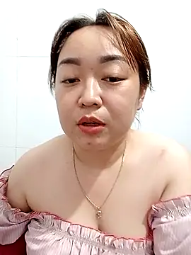 Snapshot of VyOanh2K chatting on February 24, 1:21 pm VyOanh2K online show from February 24, 1:21 pm