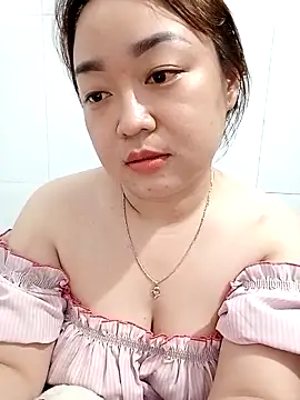 Snapshot of VyOanh2K chatting on February 24, 4:26 pm VyOanh2K online show from February 24, 4:26 pm