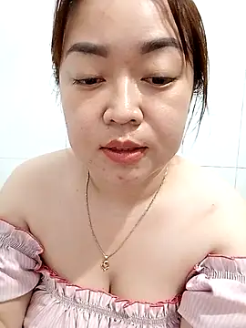 Snapshot of VyOanh2K chatting on February 25, 4:03 am VyOanh2K online show from February 25, 4:03 am