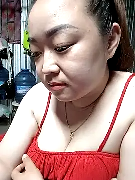 Snapshot of VyOanh2K chatting on February 25, 1:28 pm VyOanh2K online show from February 25, 1:28 pm