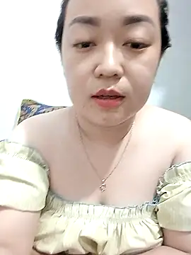 Snapshot of VyOanh2K chatting on March 1, 2:23 pm VyOanh2K online show from March 1, 2:23 pm