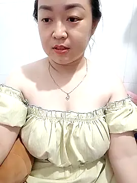 Snapshot of VyOanh2K chatting on March 1, 5:27 pm VyOanh2K online show from March 1, 5:27 pm