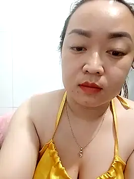 Snapshot of VyOanh2K chatting on March 3, 5:29 pm VyOanh2K online show from March 3, 5:29 pm