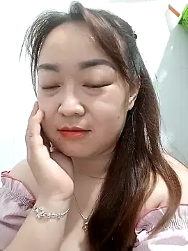 Snapshot of VyOanh2K chatting on March 4, 2:21 pm VyOanh2K online show from March 4, 2:21 pm