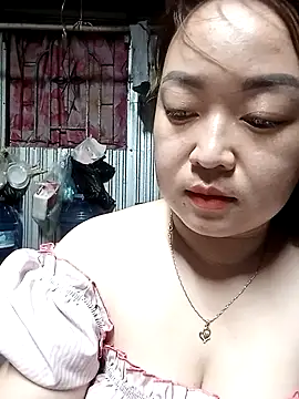 Snapshot of VyOanh2K chatting on March 4, 5:24 pm VyOanh2K online show from March 4, 5:24 pm