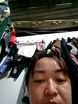 Snapshot of VyOanh2K chatting on March 6, 8:27 pm VyOanh2K online show from March 6, 8:27 pm