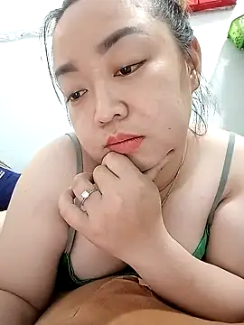 Snapshot of VyOanh2K chatting on March 8, 7:27 am VyOanh2K online show from March 8, 7:27 am